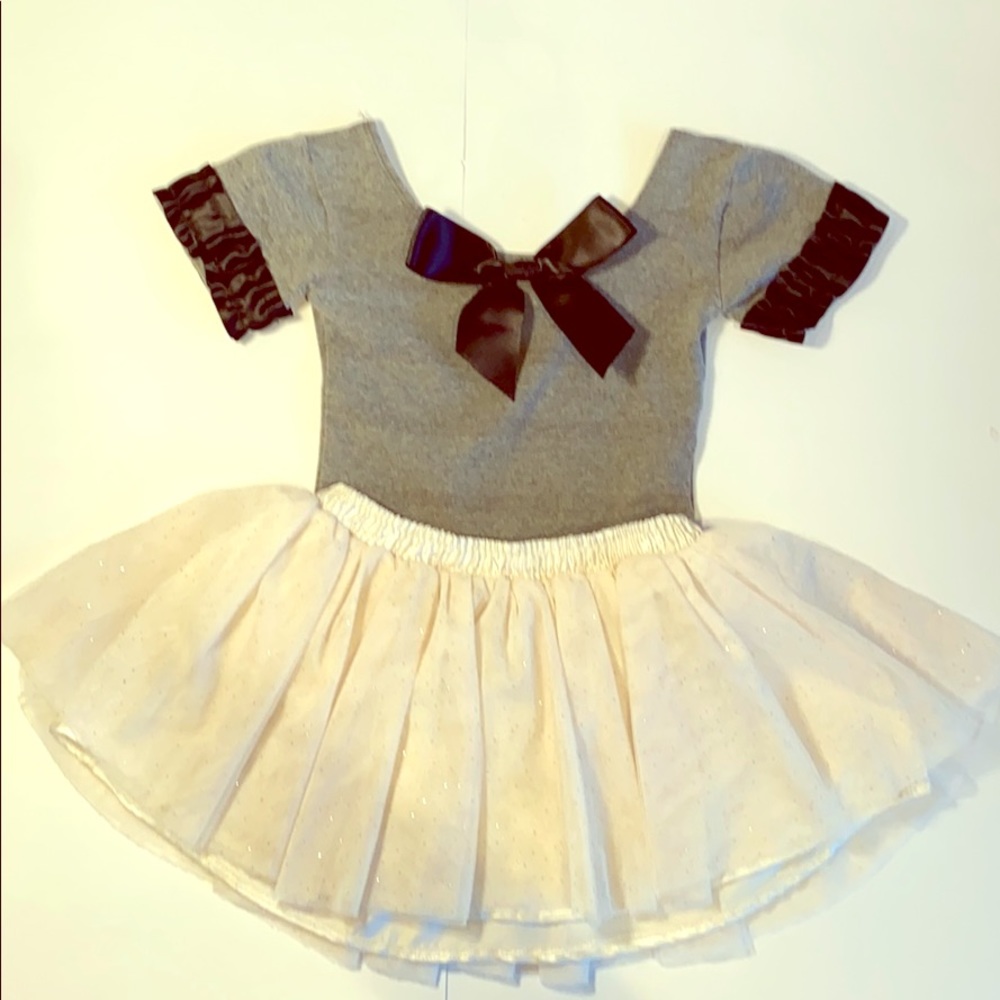 2 piece set of dance outfit for girl.
